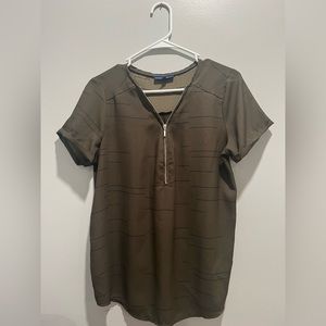 Apt 9 striped blouse with functional zipper size medium